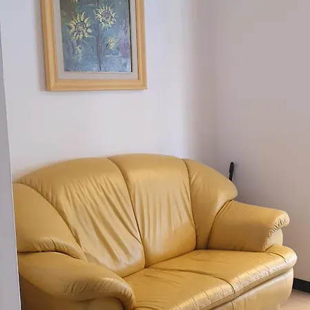 Eleonora Hotel *