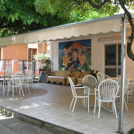 Eleonora Hotel